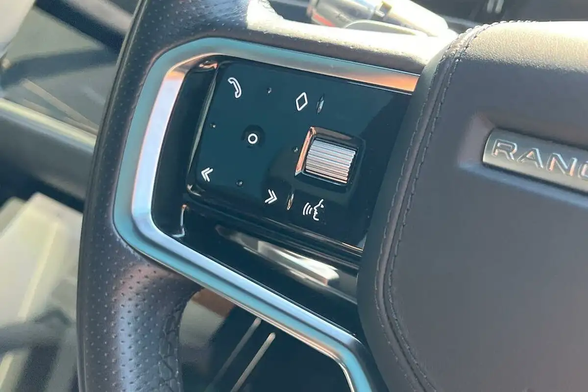 2021-land-rover-range-rover-evoque-20-p250-r-dynamic-hse-big-45