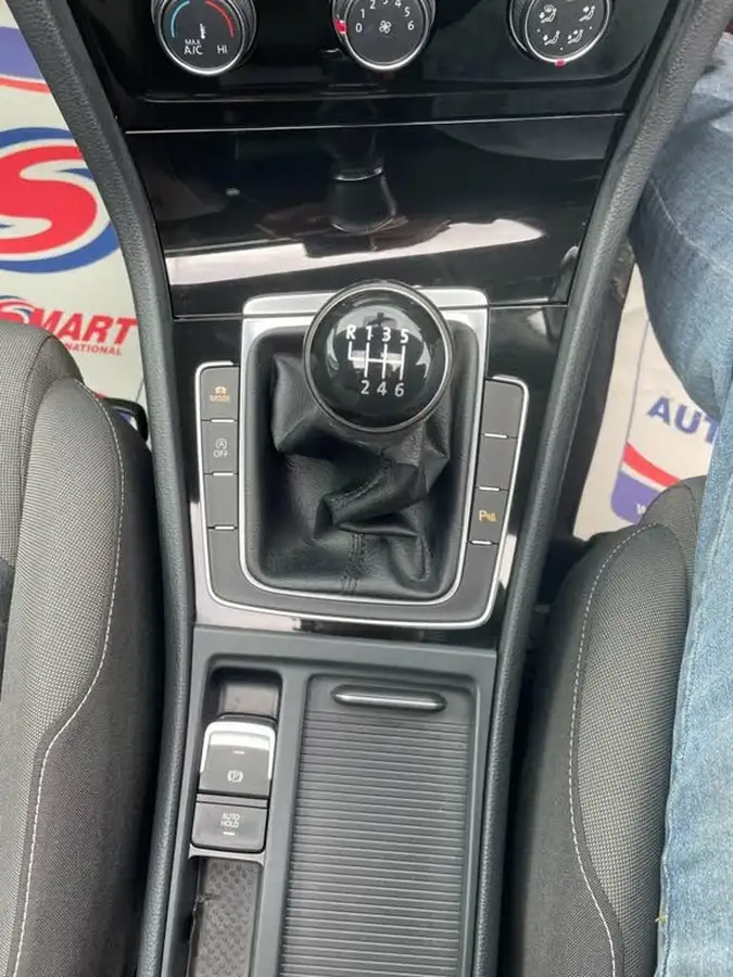 2017-volkswagen-golf-20tdi-gt-edition-5d-big-13