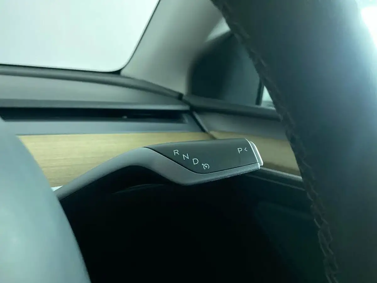 2022-tesla-model-y-e-long-range-big-20