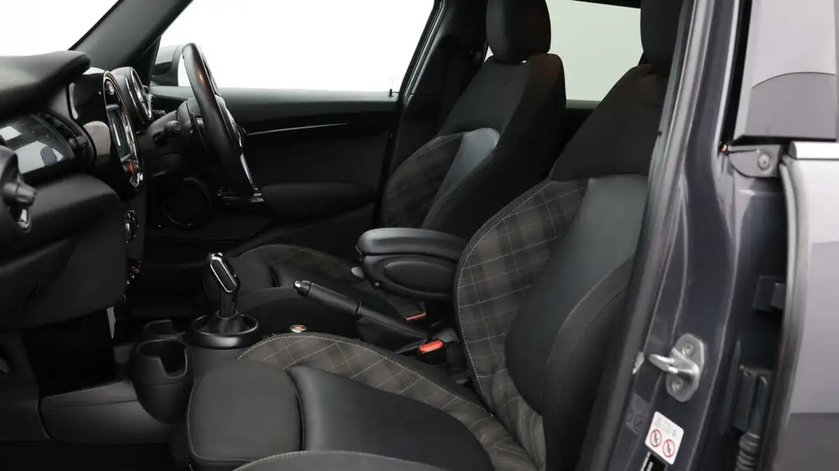 2019-mini-cooper-20-cooper-s-sport-189bhp-hatchback-5d-auto-big-13