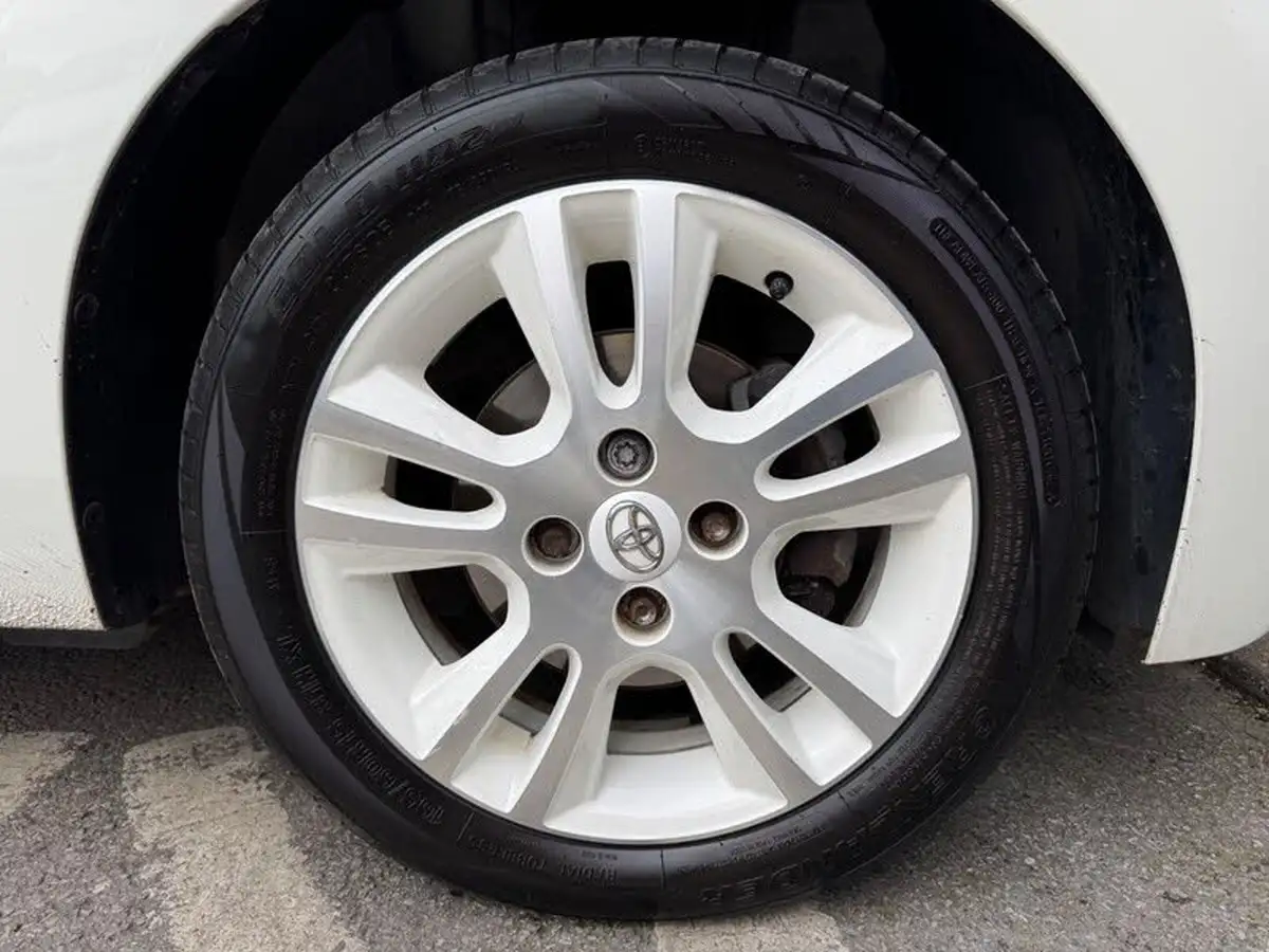 2016-toyota-aygo-10-vvt-i-x-pure-x-nav-5d-big-22