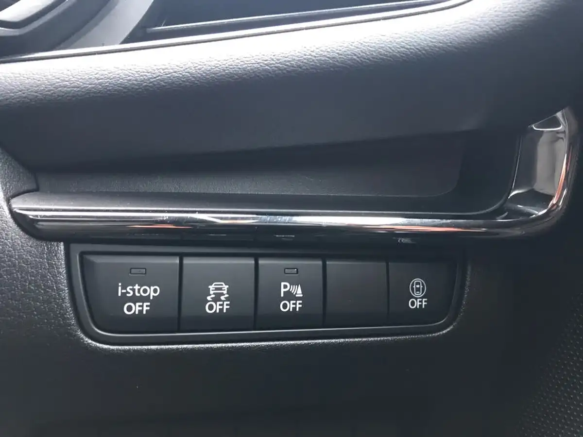 2022-mazda-mazda3-20-sport-lux-122ps-hatchback-5d-big-23