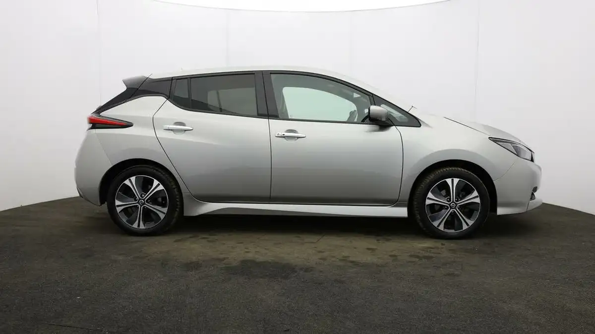 2021-nissan-leaf-e-e-n-connecta-big-44