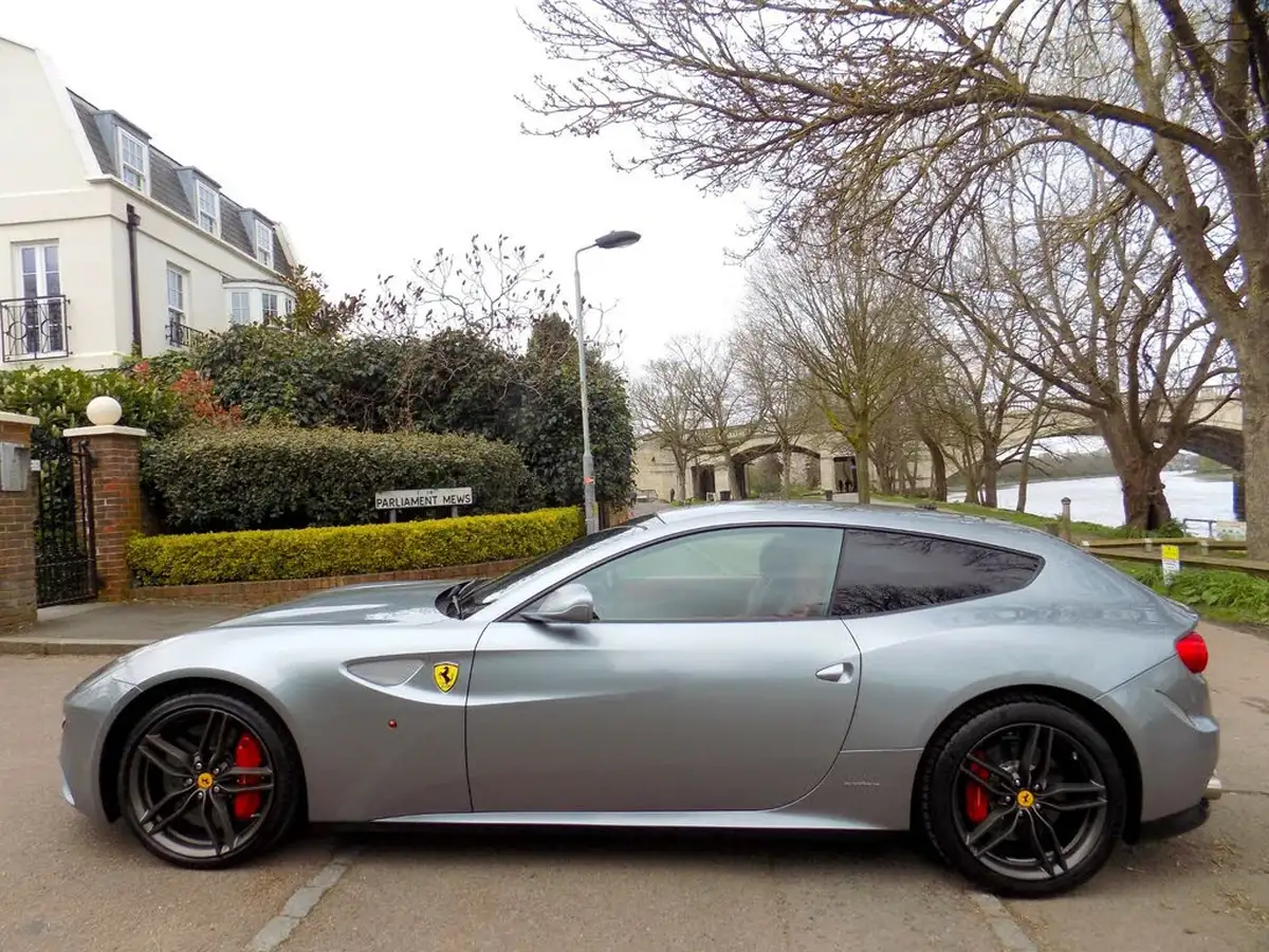 2012-ferrari-ff-63-big-39