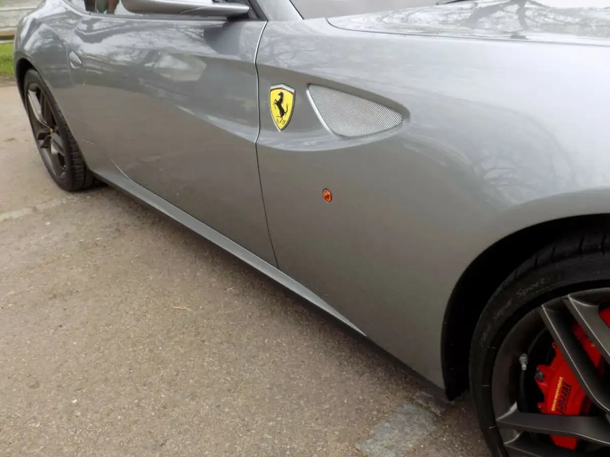 2012-ferrari-ff-63-big-11