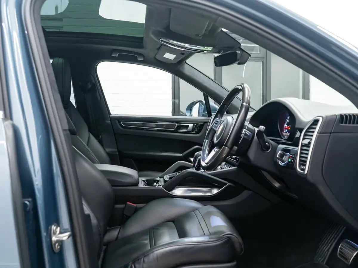 2018-porsche-cayenne-40-v8-turbo-big-27