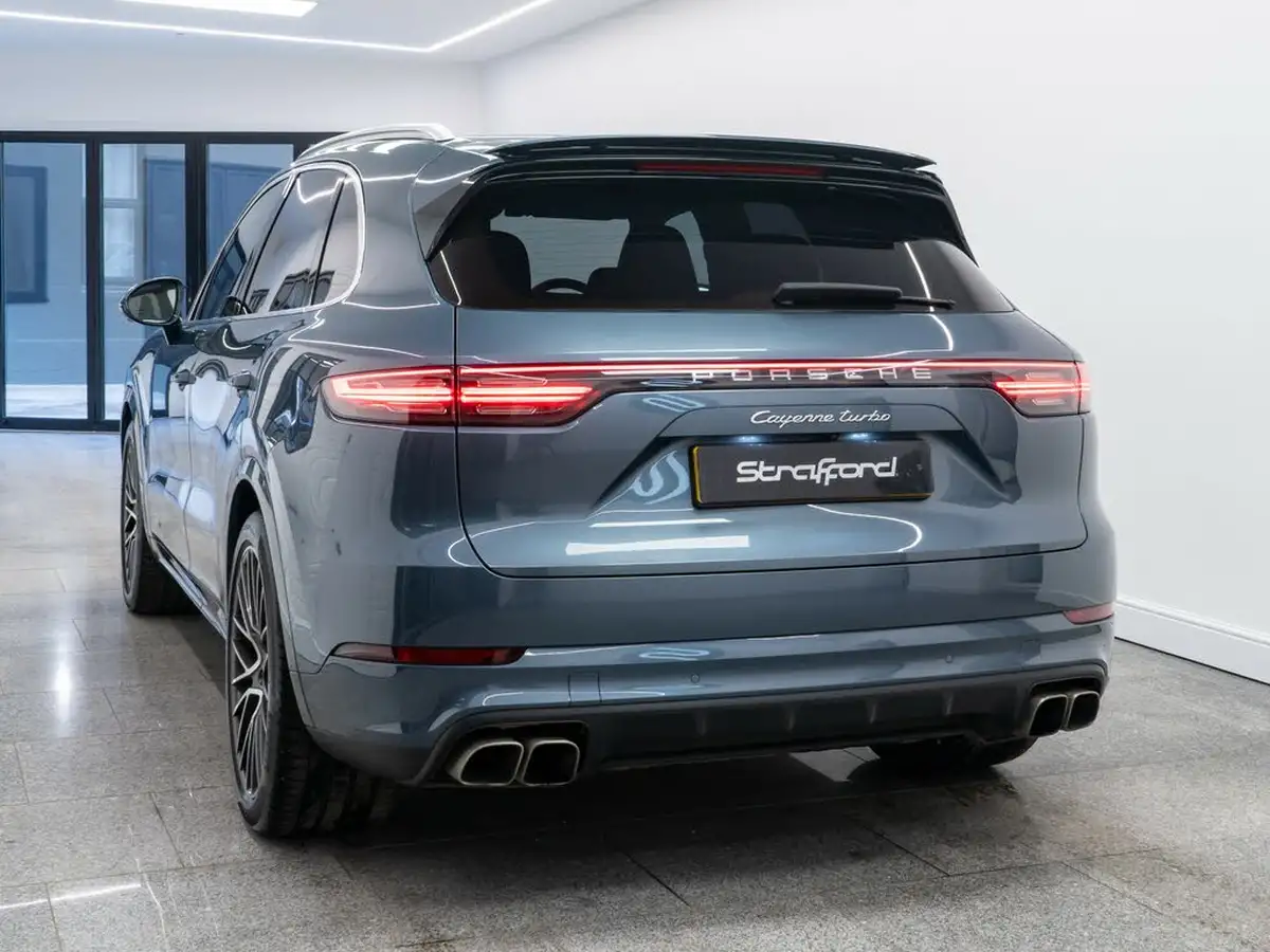 2018-porsche-cayenne-40-v8-turbo-big-3