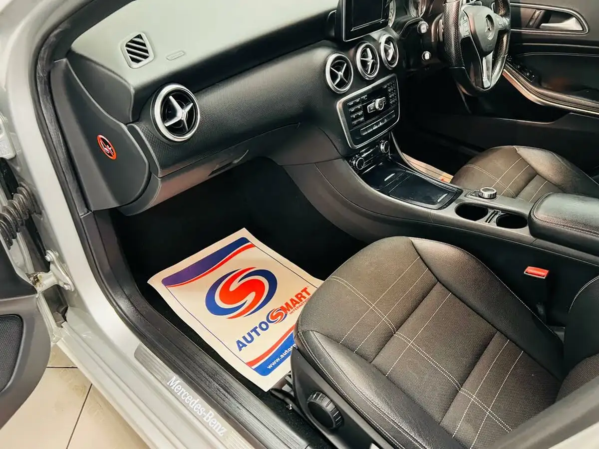 2015-mercedes-benz-a-class-21cdi-a200-sport-7g-dct-big-37
