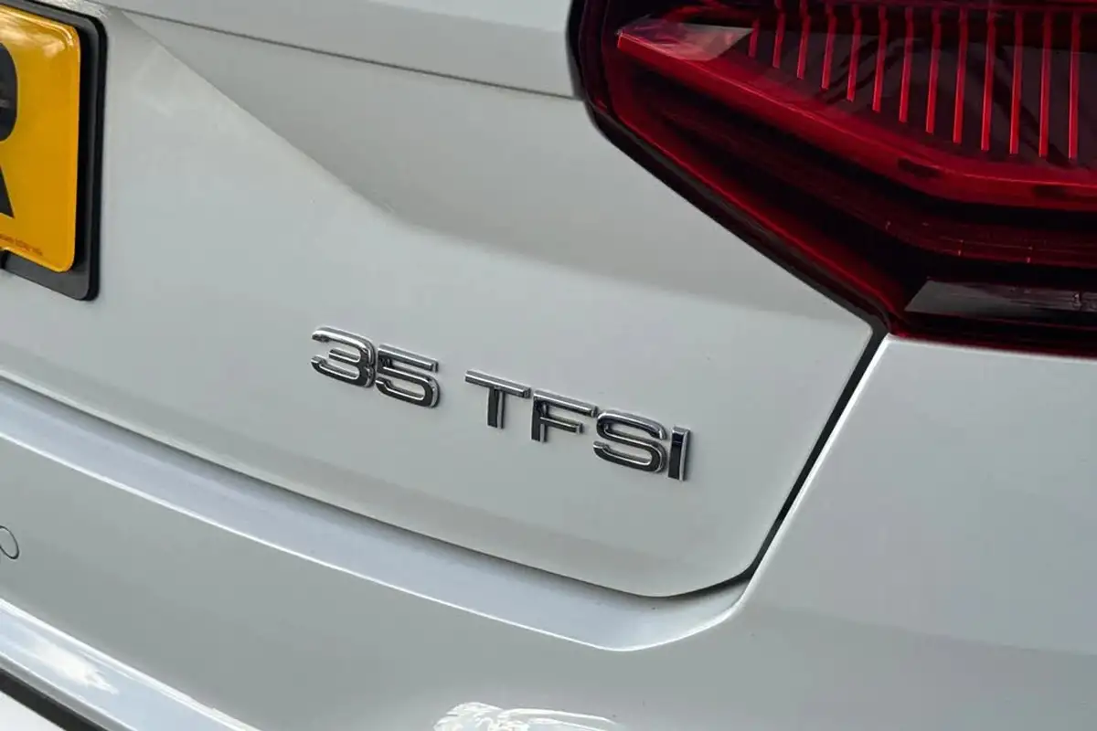 2024-audi-q2-15-35-tfsi-s-line-big-49