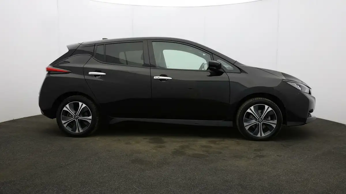 2021-nissan-leaf-e-e-tekna-big-50
