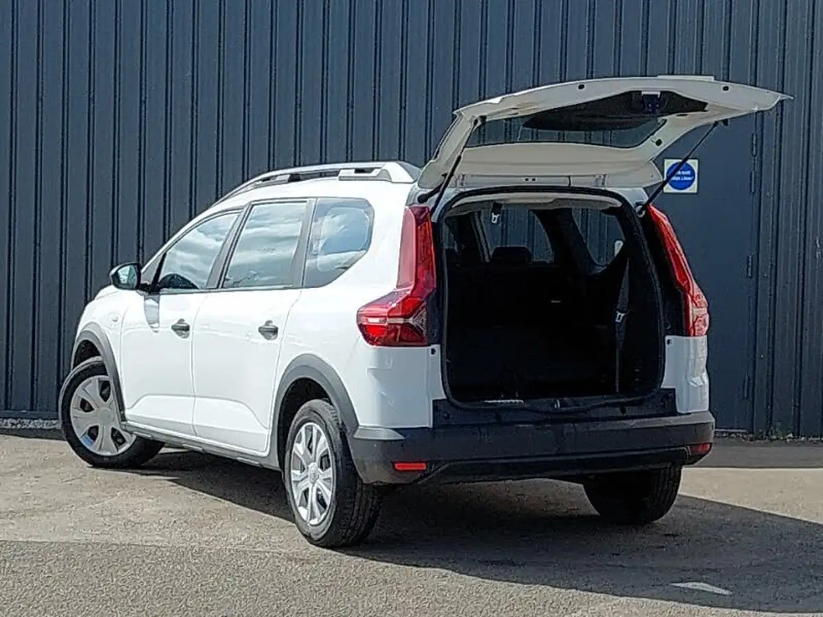 2023-dacia-jogger-10-tce-essential-big-11