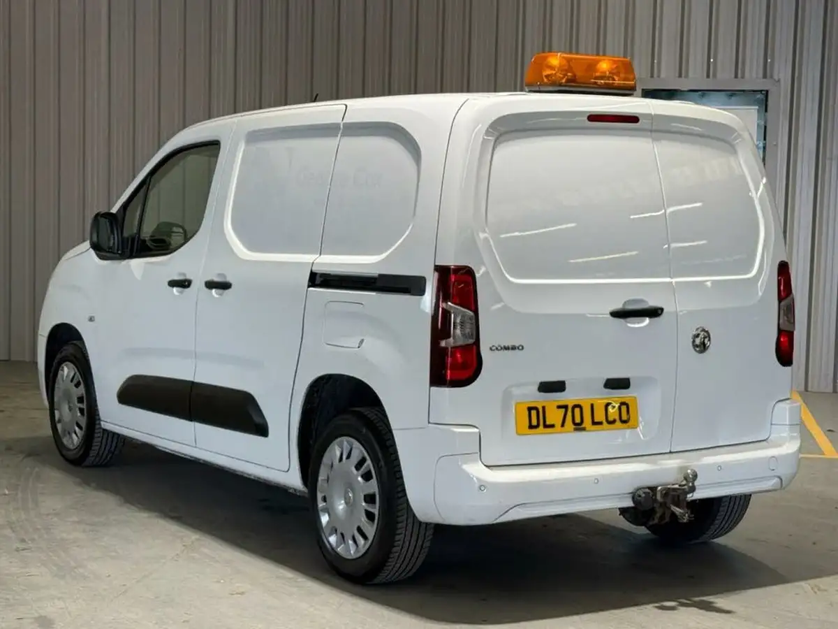 2020-vauxhall-combo-15cdti-sportive-2300-100pseu6dt-l1h1-panel-big-1