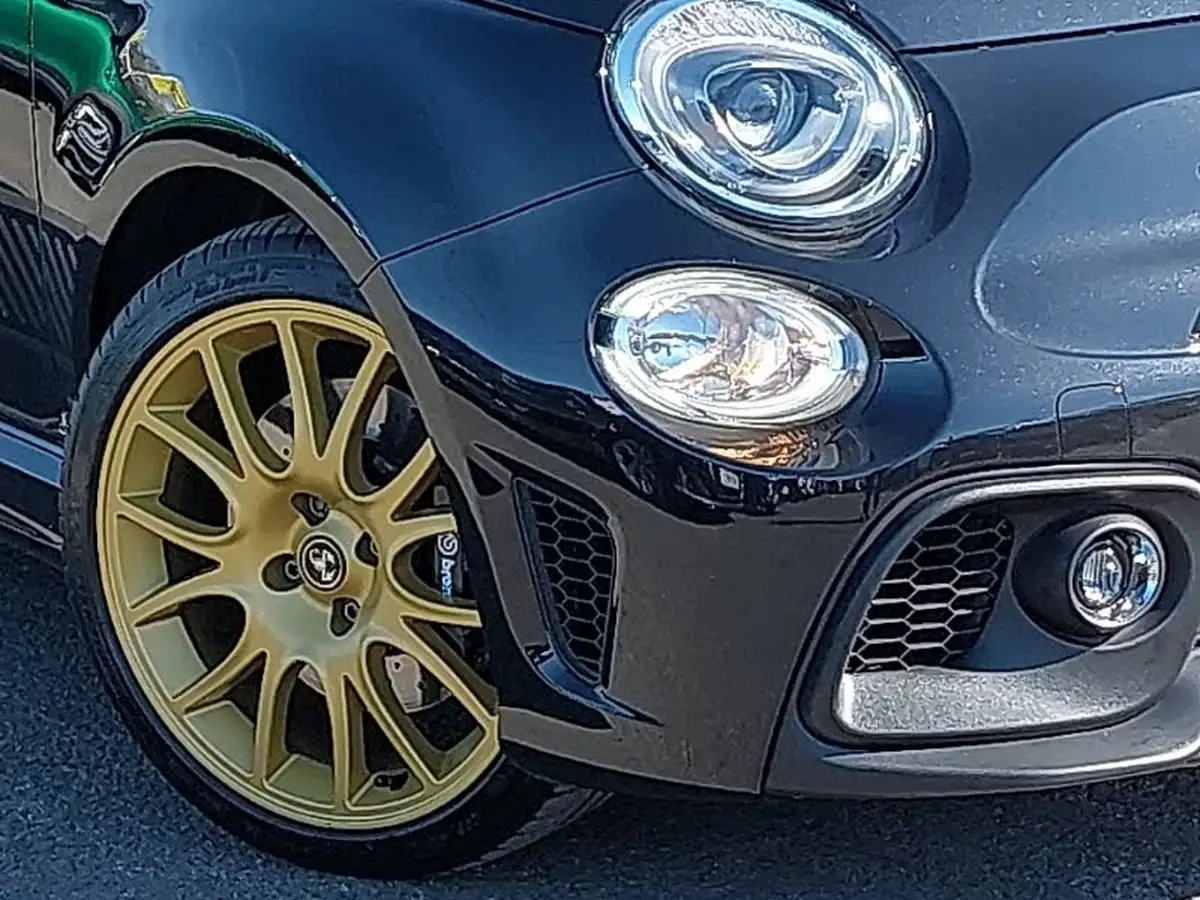 2024-abarth-695-14-tjet-75th-anniversario-big-8