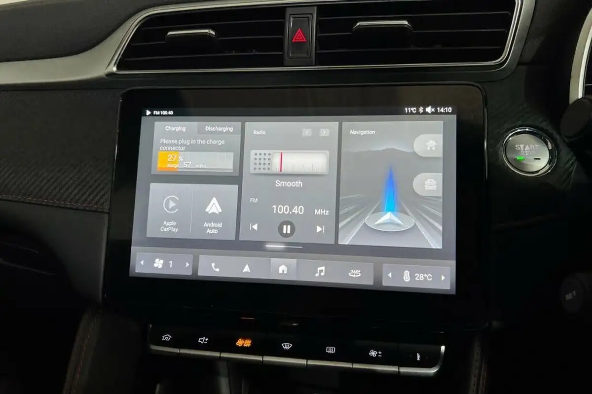 2022-mg-zs-suv-e-trophy-ev-156ps-long-range-big-18