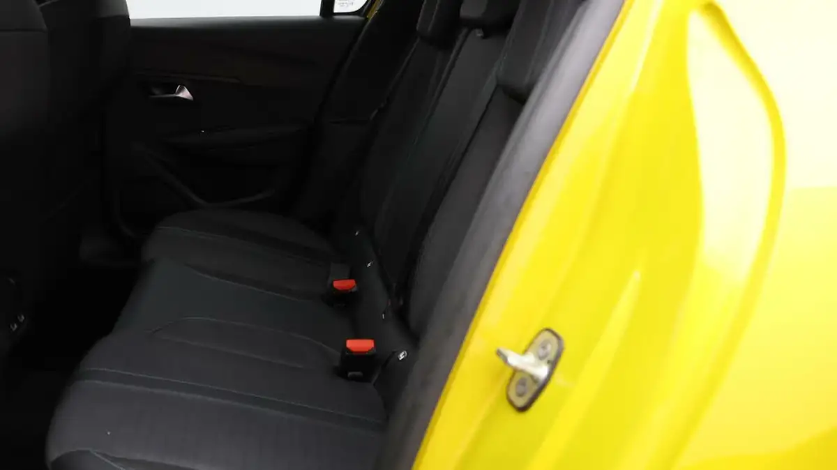 2023-peugeot-208-12-puretech-allure-premium-130ps-eat8-big-15