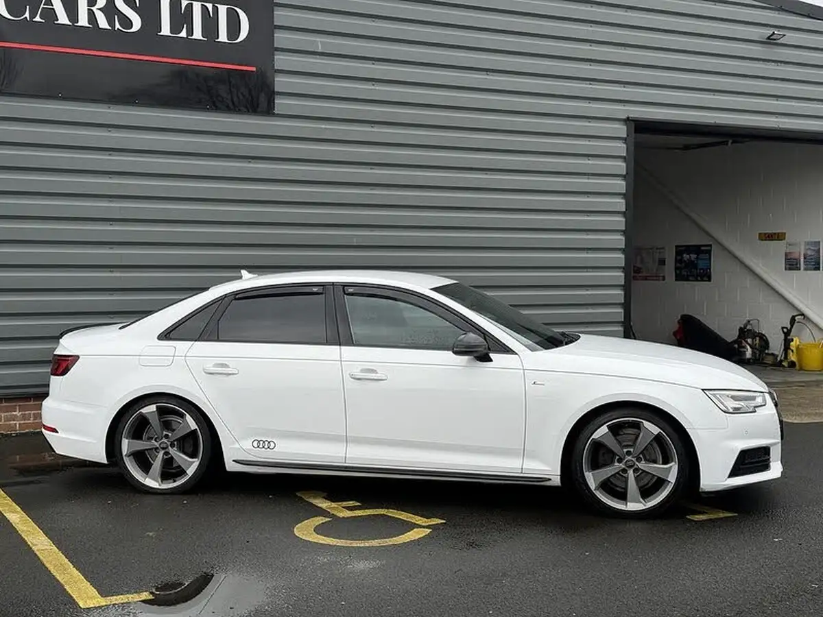2017-audi-a4-14-tfsi-black-edition-big-13