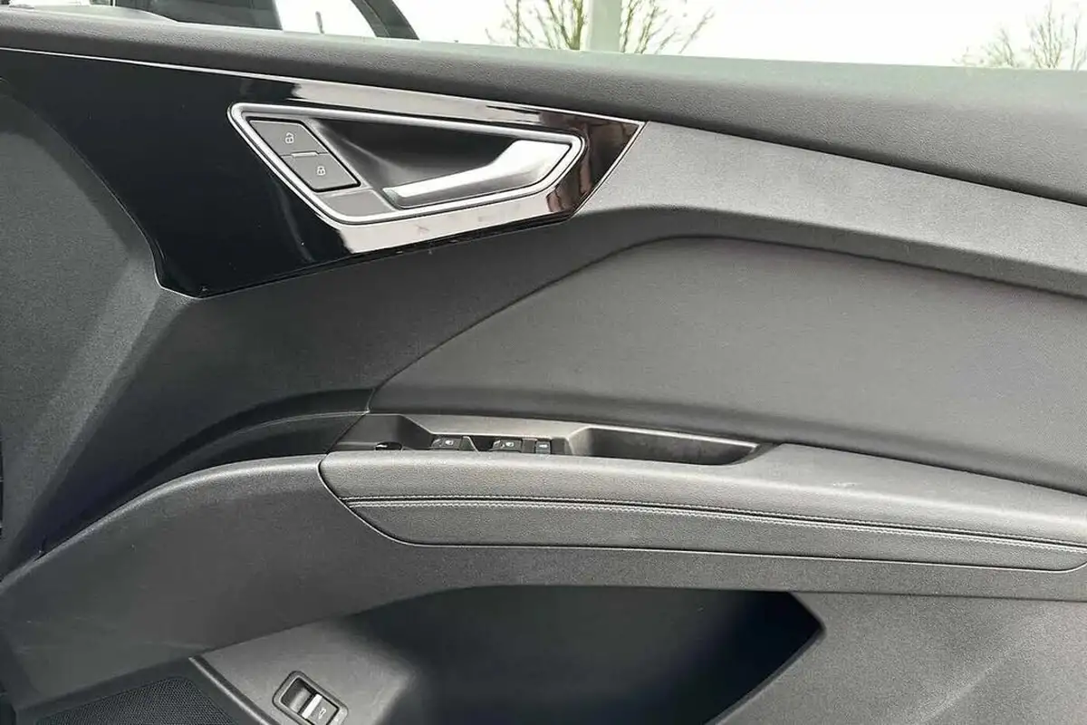 2024-audi-q4-e-tron-45e-s-line-sportback-auto-big-17
