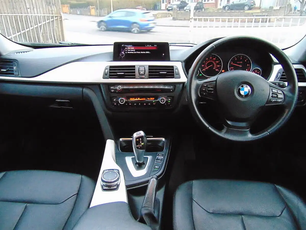 2015-bmw-3-series-20td-320d-xdrive-se-184bhp-saloon-4d-auto-big-9