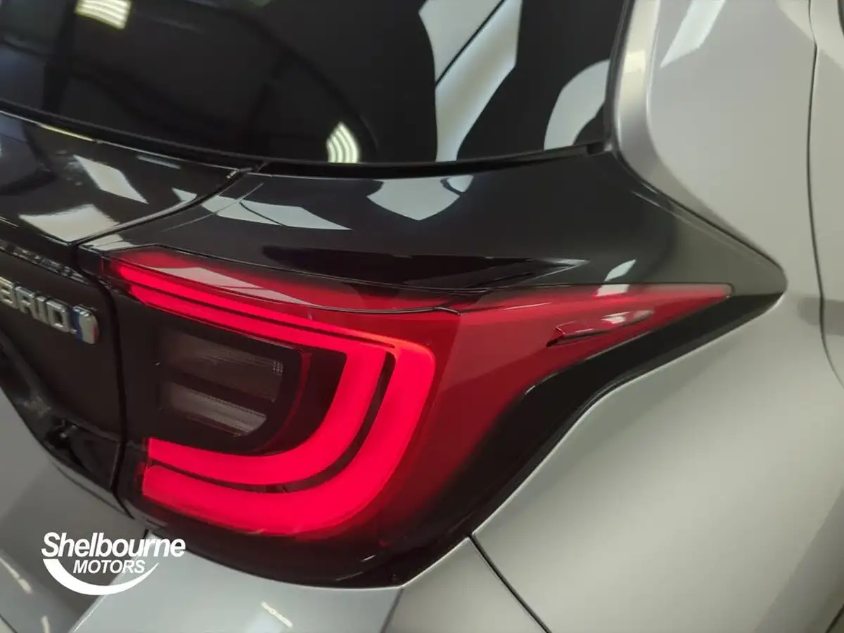 2021-toyota-yaris-15-vvt-i-design-big-18