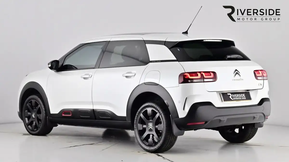 2018-citroen-c4-cactus-12-puretech-flair-110ps-eat6-big-1