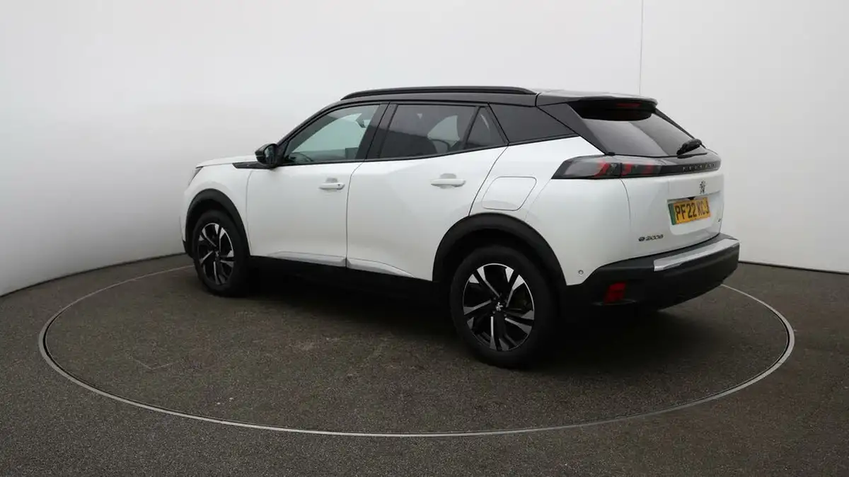 2022-peugeot-2008-suv-e-gt-big-5