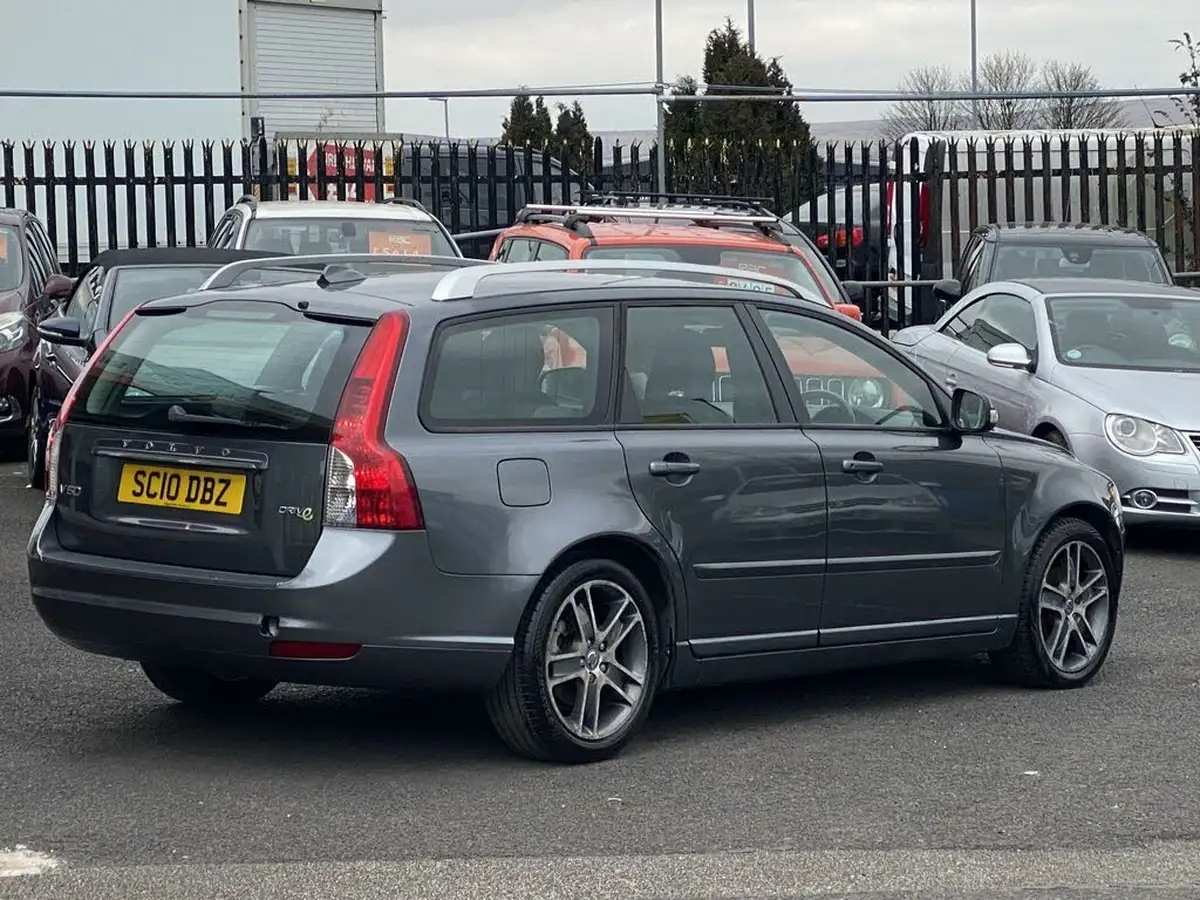 2010-volvo-v50-16td-drive-se-lux-109ps-ss-big-17