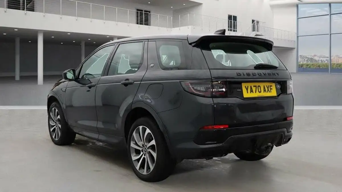 2021-land-rover-discovery-sport-15-p300e-r-dynamic-hse-big-5