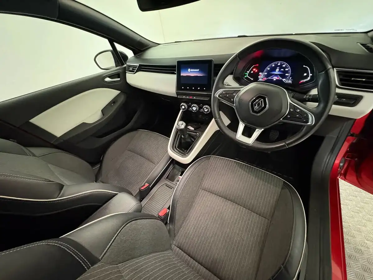 2023-renault-clio-10-tce-techno-big-17