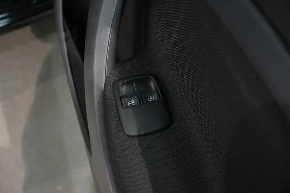 2021-smart-forfour-eq-exclusive-big-31