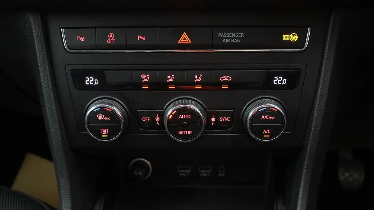2018-seat-ateca-16tdi-se-technology-big-12