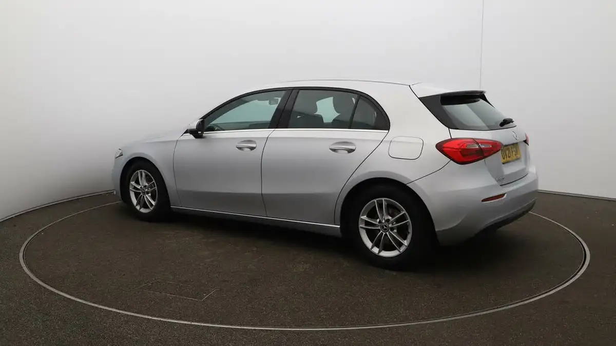 2021-mercedes-benz-a-class-13-a180-se-big-26
