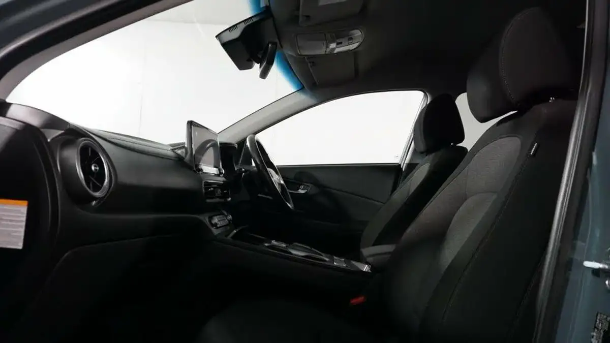 2023-hyundai-kona-e-premium-136ps-39kwh-big-10