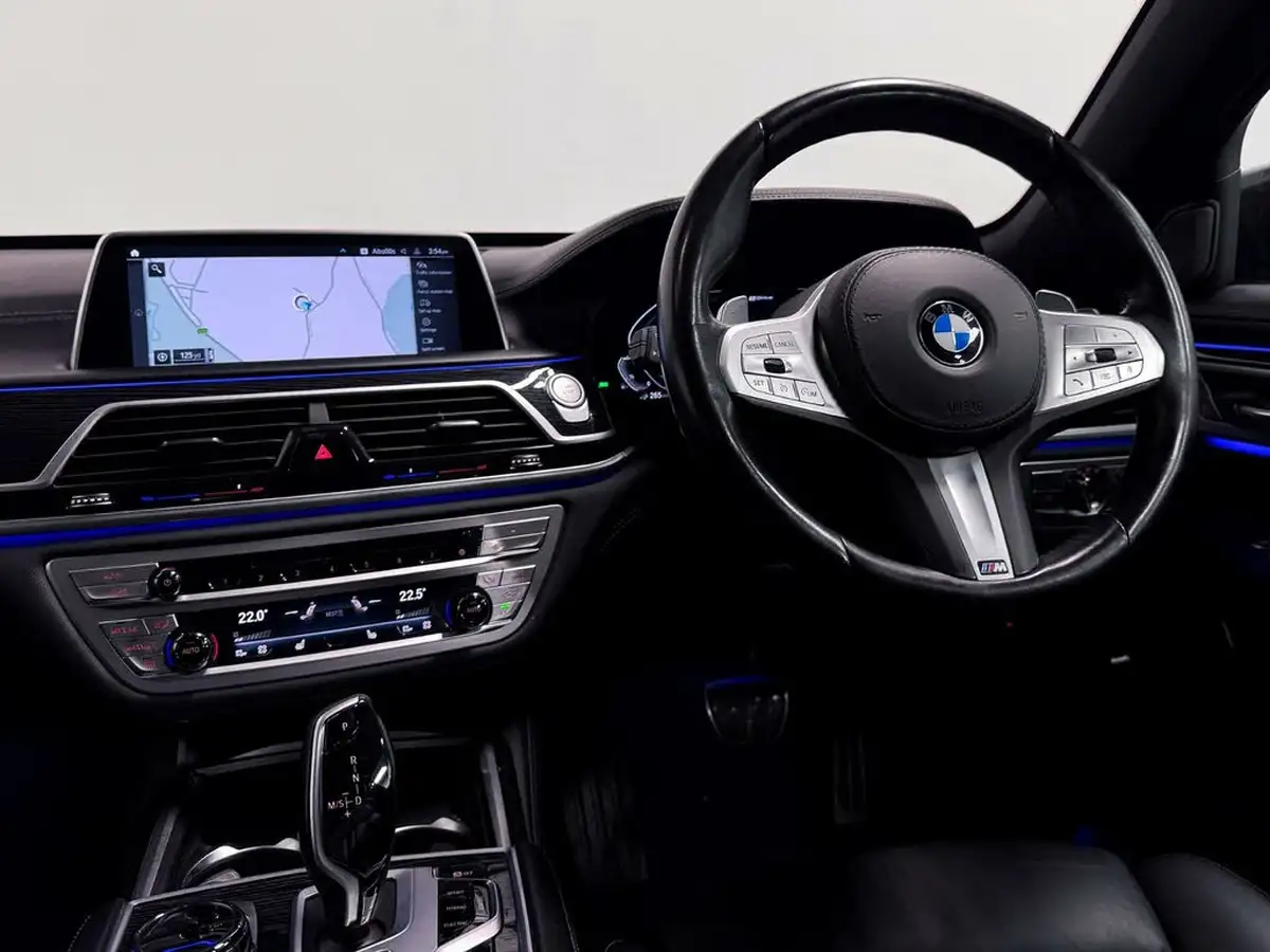 2021-bmw-7-series-30-745e-m-sport-big-27