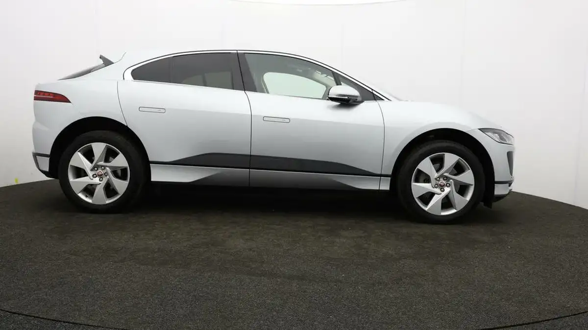 2021-jaguar-i-pace-ev400-se-big-32
