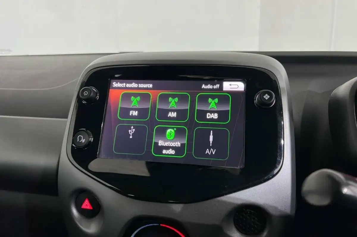 2021-toyota-aygo-10-vvt-i-x-play-tss-big-27