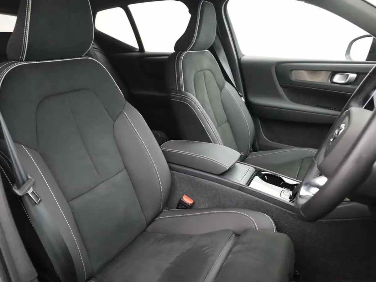 2023-volvo-xc40-e-twin-recharge-plus-big-8
