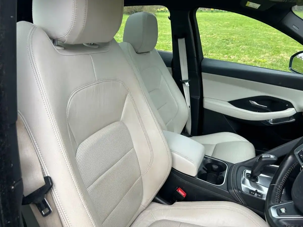 2018-jaguar-e-pace-20-i4d-r-dynamic-s-150ps-awd-ss-auto-big-9