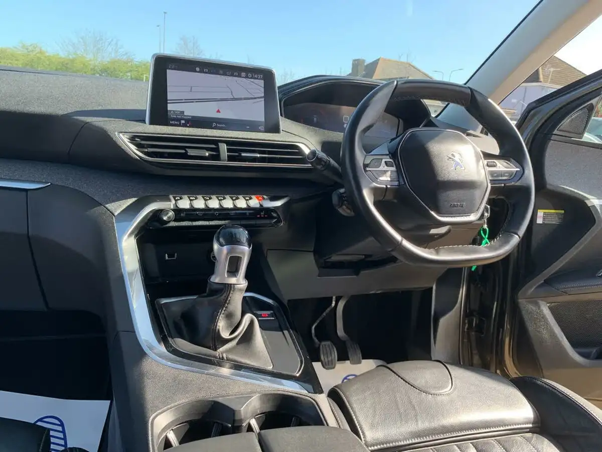 2020-peugeot-5008-suv-15-bluehdi-allure-big-40