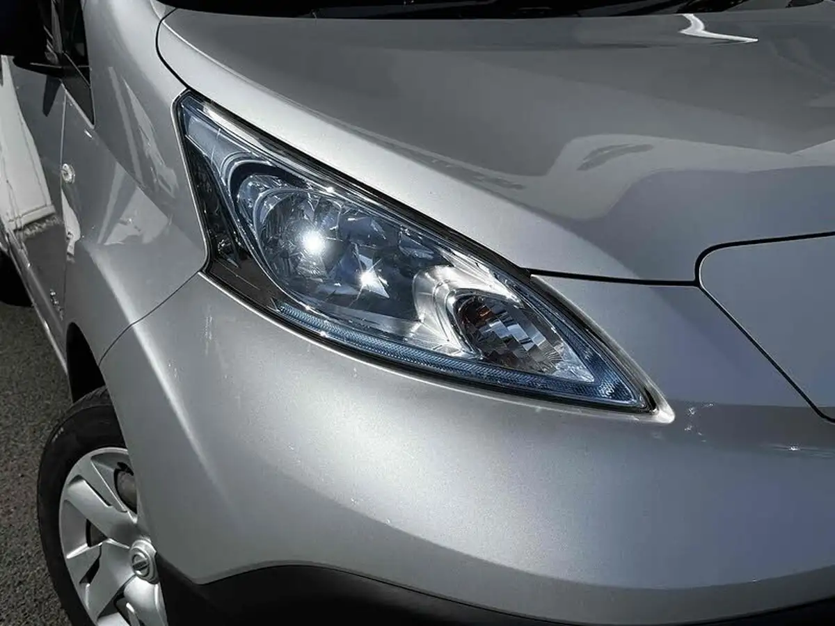 2019-nissan-env200-e-acenta-panel-van-auto-big-4