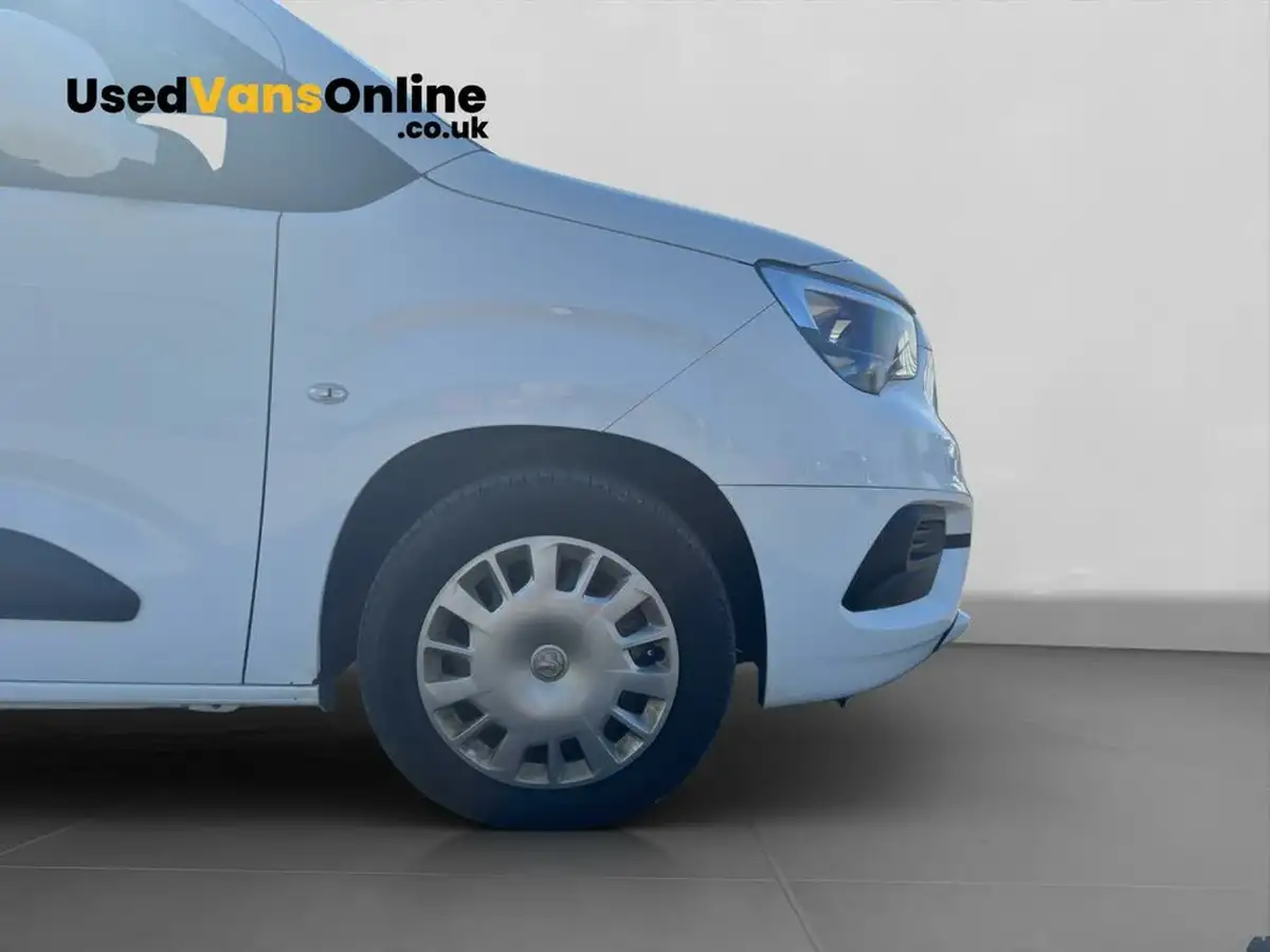 2019-vauxhall-combo-15cdti-sportive-2300-100pseu6d-t-l2h1-panel-big-19