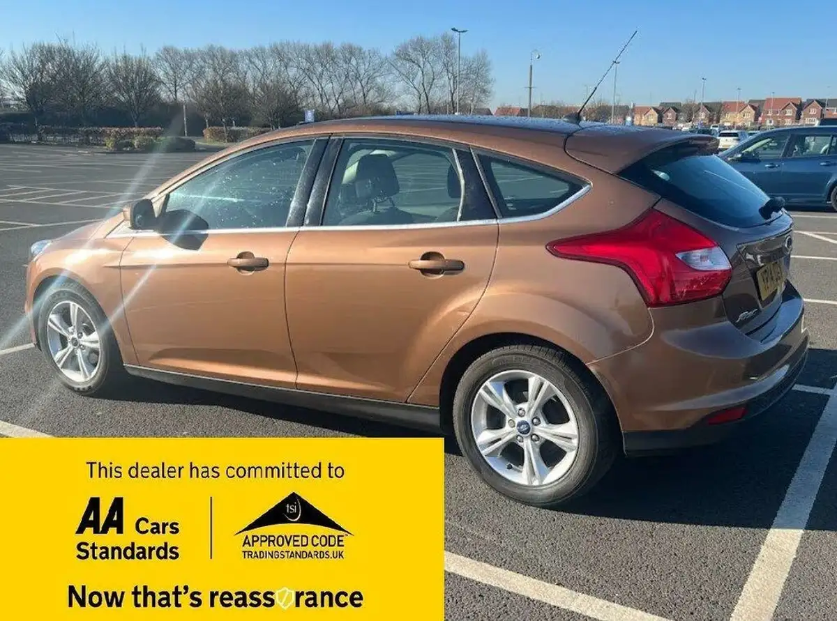 2014-ford-focus-16-zetec-125ps-hatchback-powershift-big-1