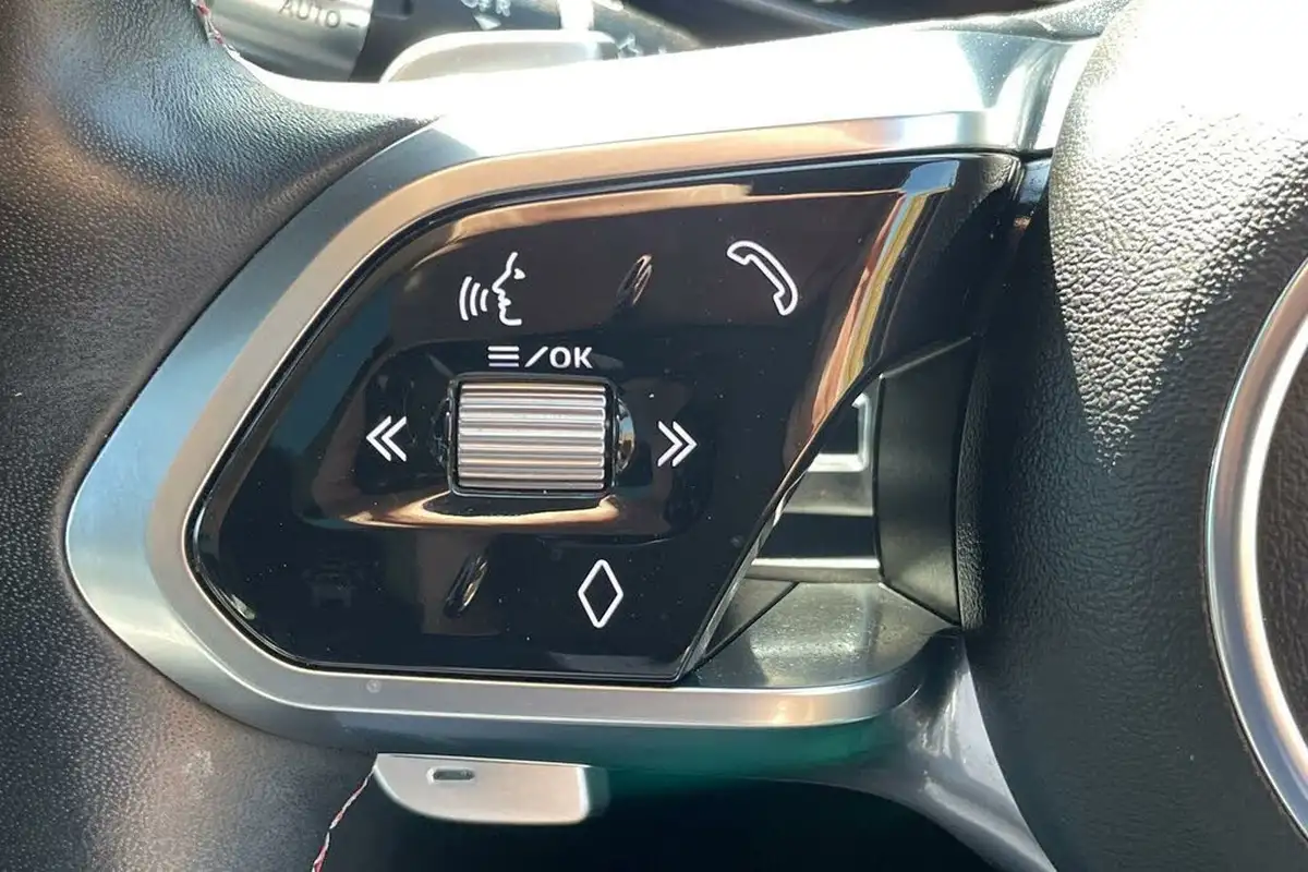 2022-jaguar-f-pace-50-v8-p550-svr-big-35