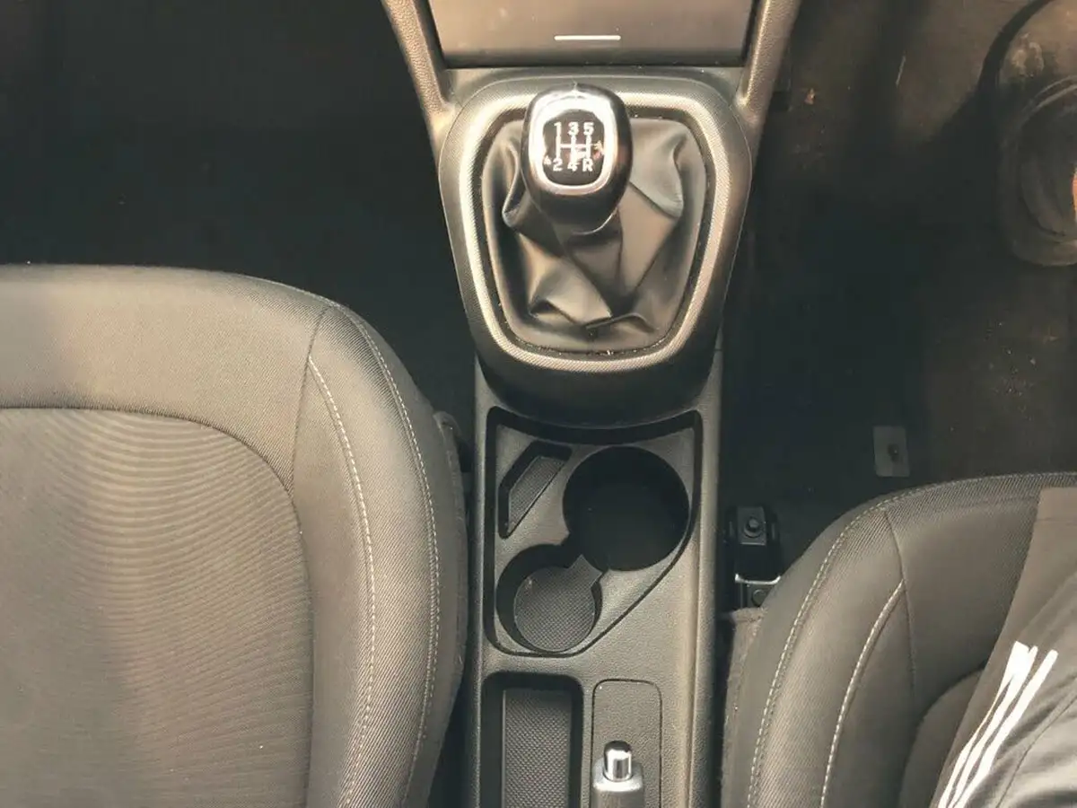 2017-hyundai-i10-10-premium-big-26