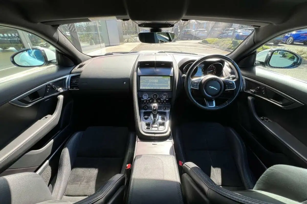 2019-jaguar-f-type-20-i4-r-dynamic-ss-coupe-big-2