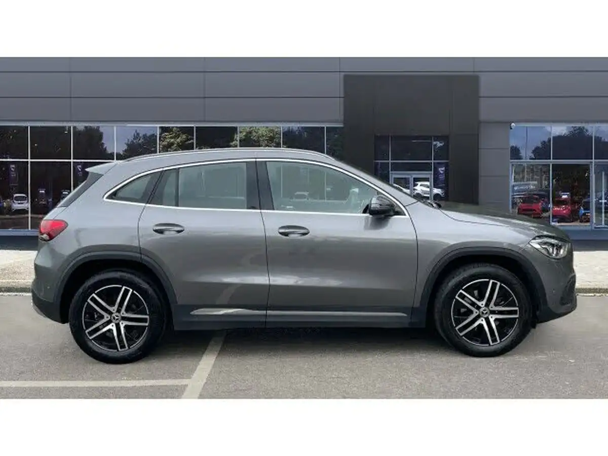 2023-mercedes-benz-gla-class-13-gla-200-sport-executive-station-wagon-big-4