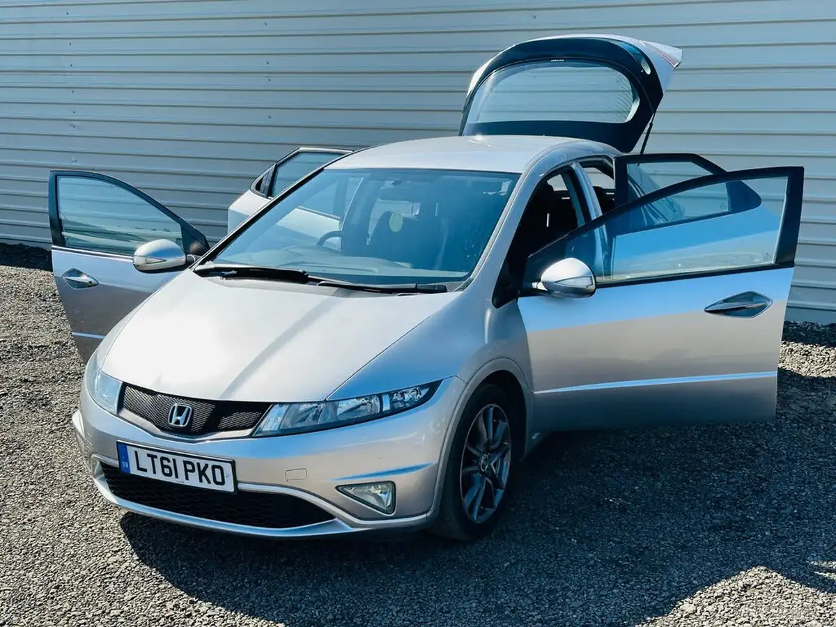 2011-honda-civic-18-si-i-vtec-big-21