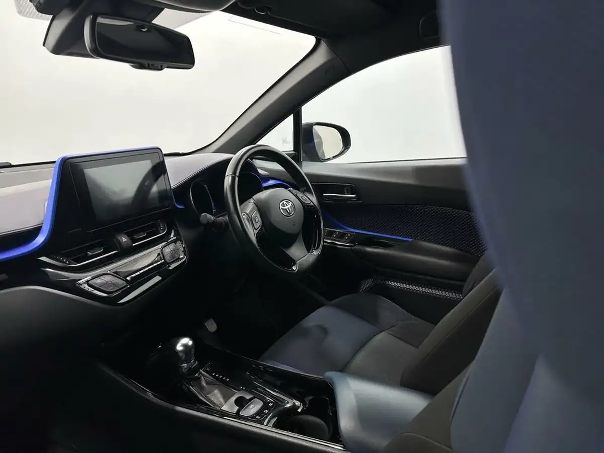 2017-toyota-c-hr-18-vvt-i-dynamic-big-25