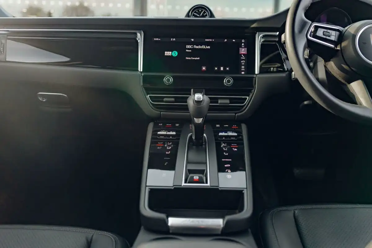 2023-porsche-macan-29-v6-s-big-25