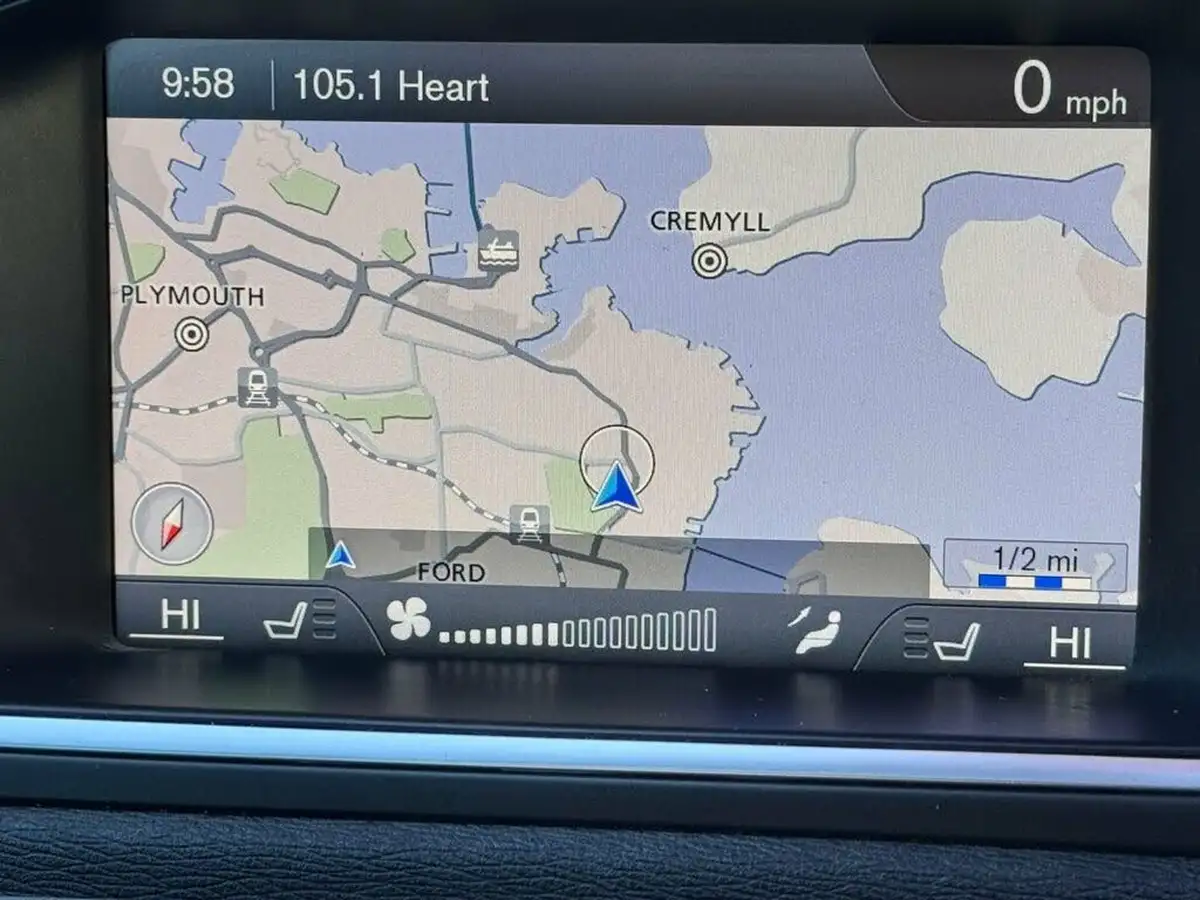 2014-volvo-v40-16-t4-cross-country-lux-powershift-big-6