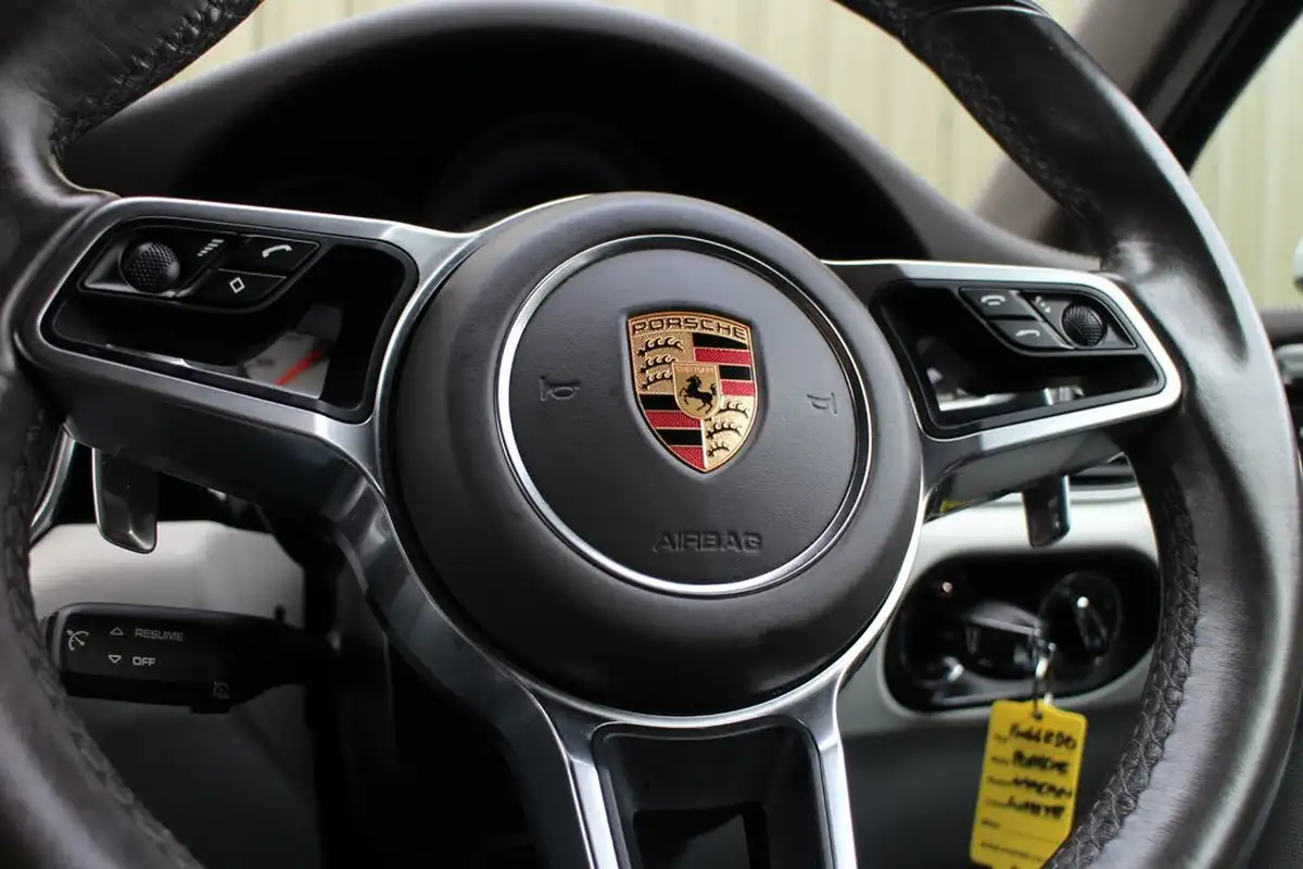 2016-porsche-macan-30td-s-big-66